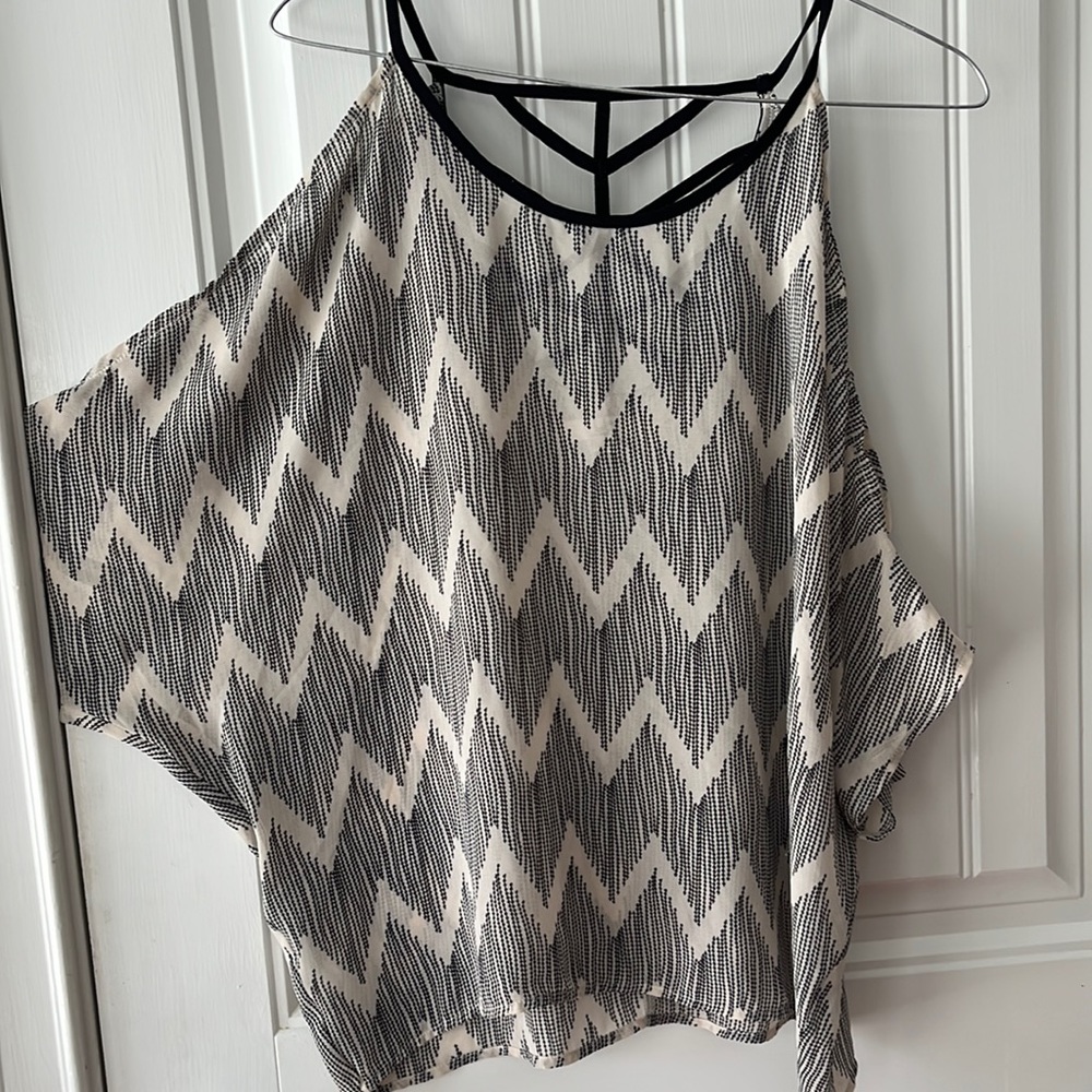 Black/cream